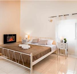 5 bedroom villa with pool & seaview, Perithia, sleeps 10